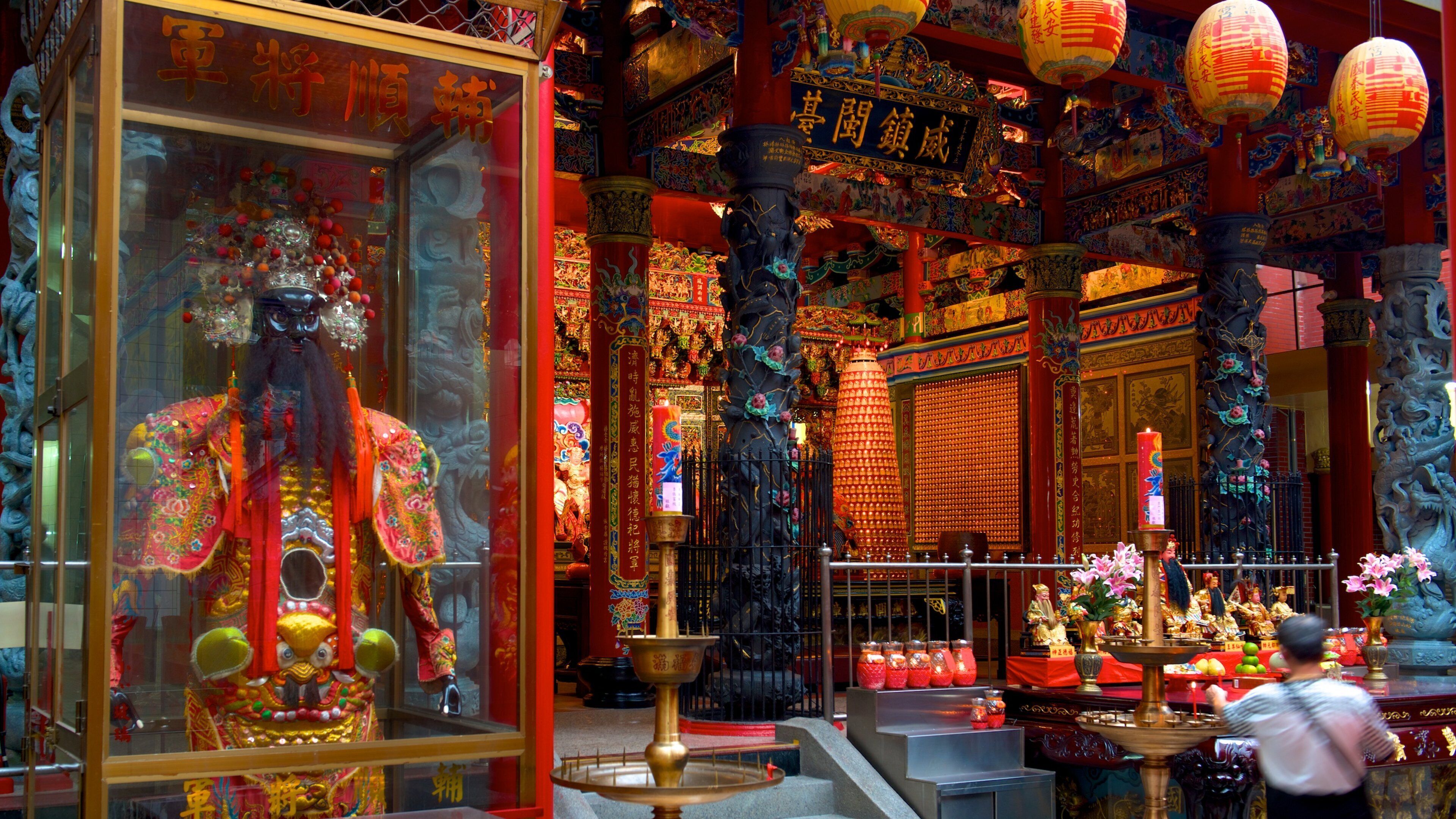 Tempio di Dianji che include tempio o luogo di culto e oggetti d\'epoca