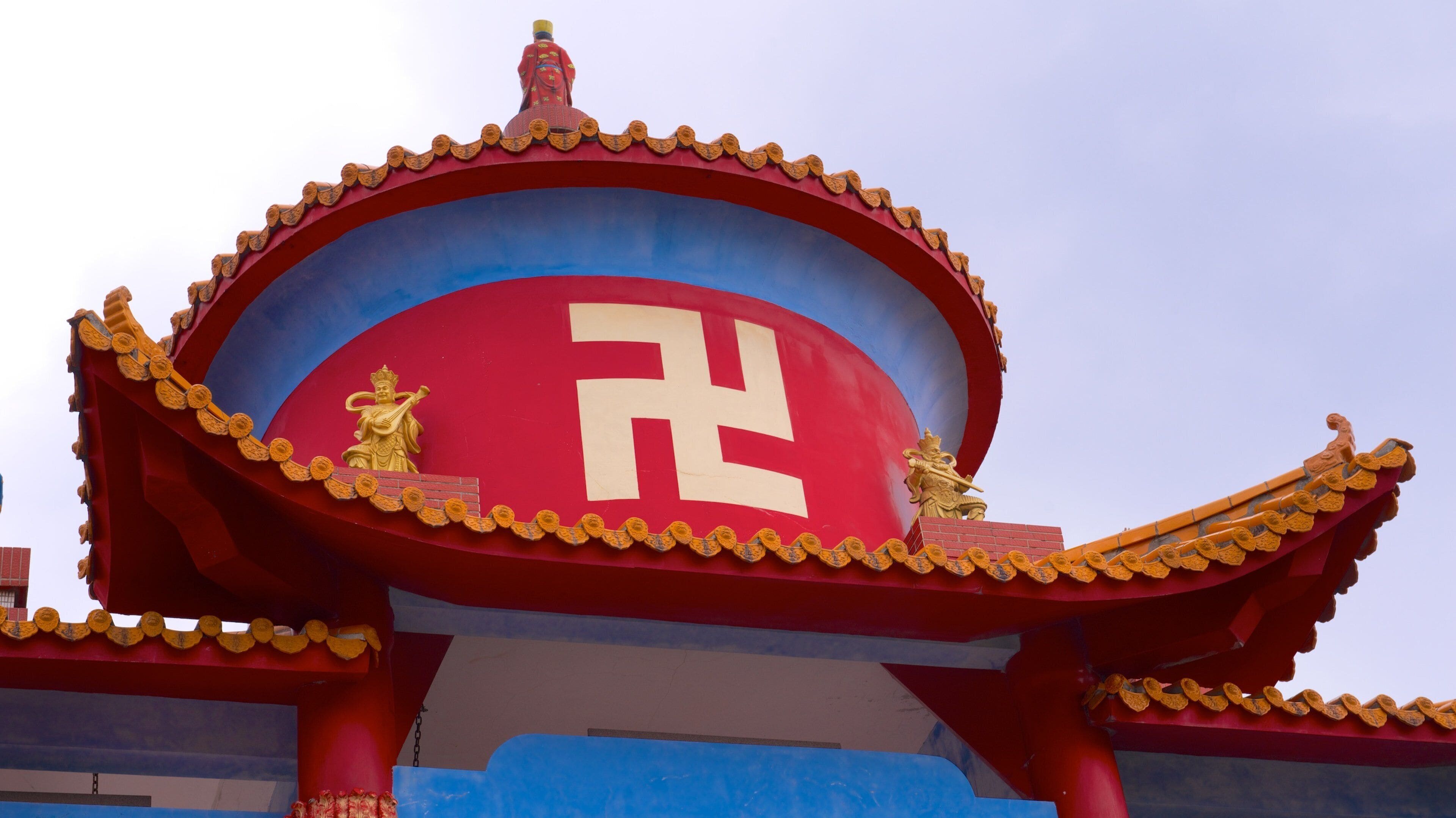 Guanyinin patsas featuring temppeli tai palvontapaikka ja uskonnolliset kohteet