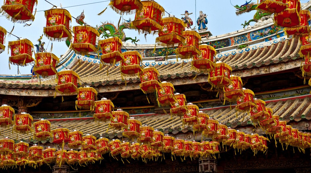 China, Taiwan, temple of Taichung, paper lantern