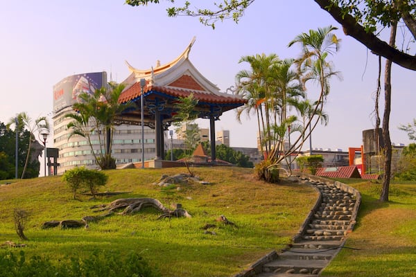 Taichung Park featuring a park