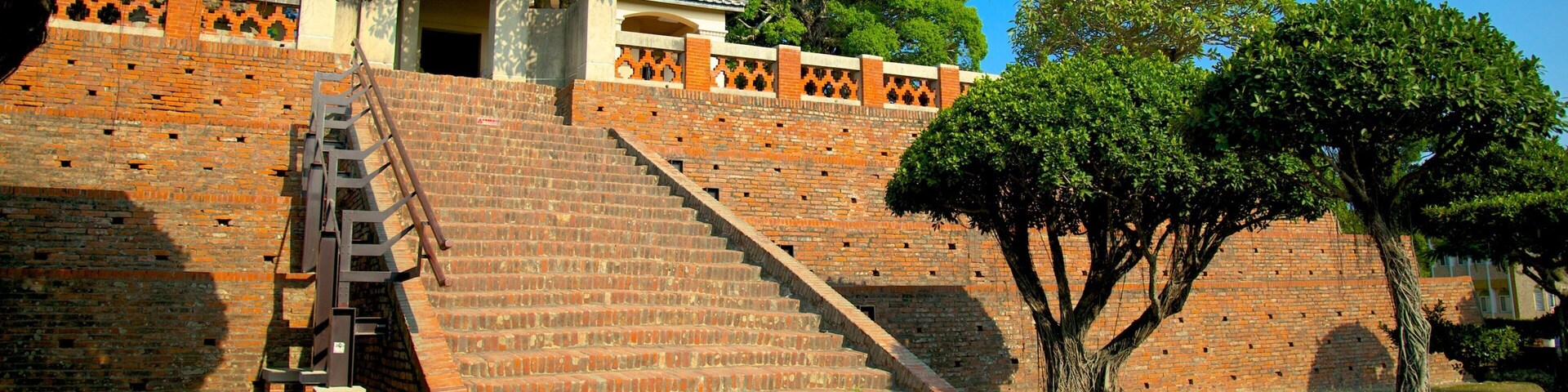 Anping Old Fort showing a garden