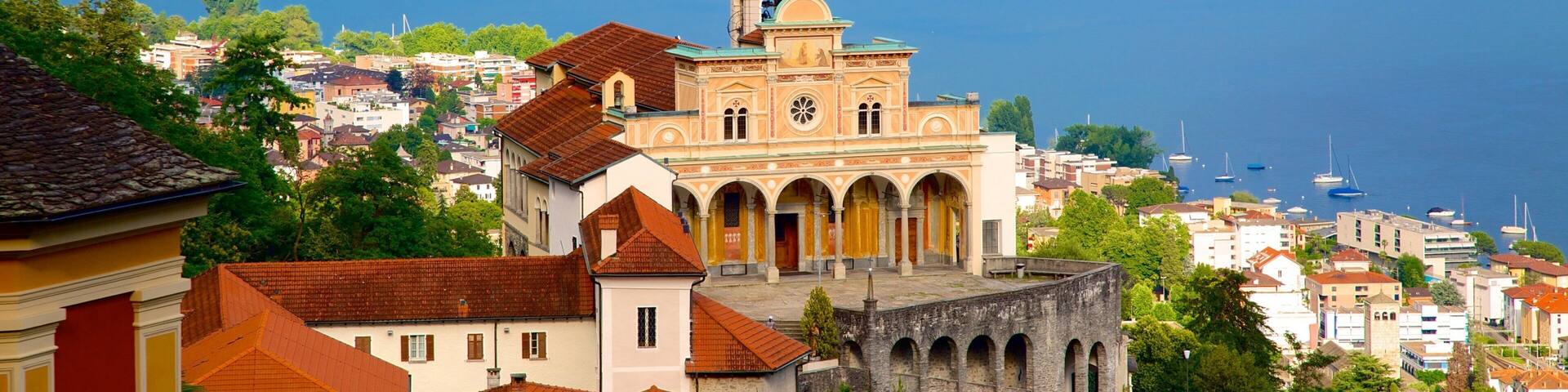 Madonna del Sasso welches beinhaltet KĂŒstenort, Landschaften und See oder Wasserstelle