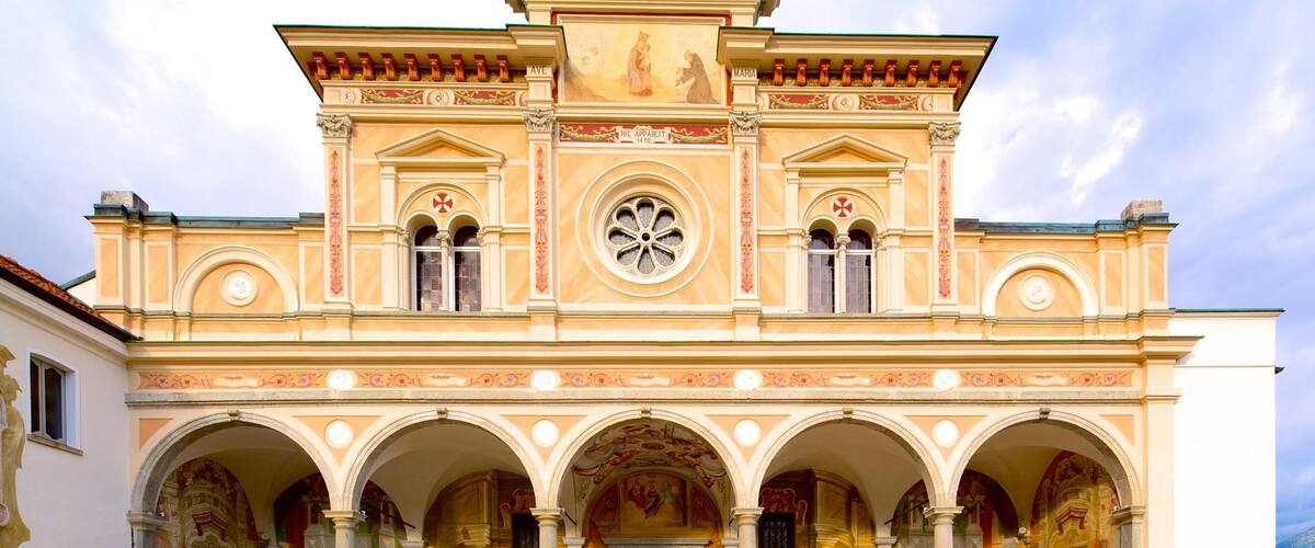 Madonna del Sasso which includes heritage architecture