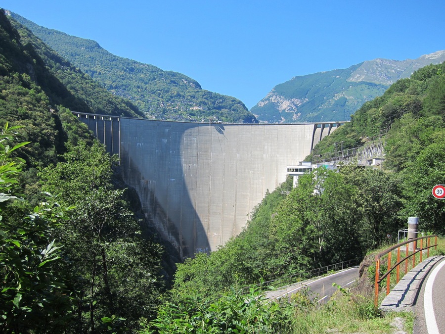 Verzasca Dam - Locarno, Switzerland