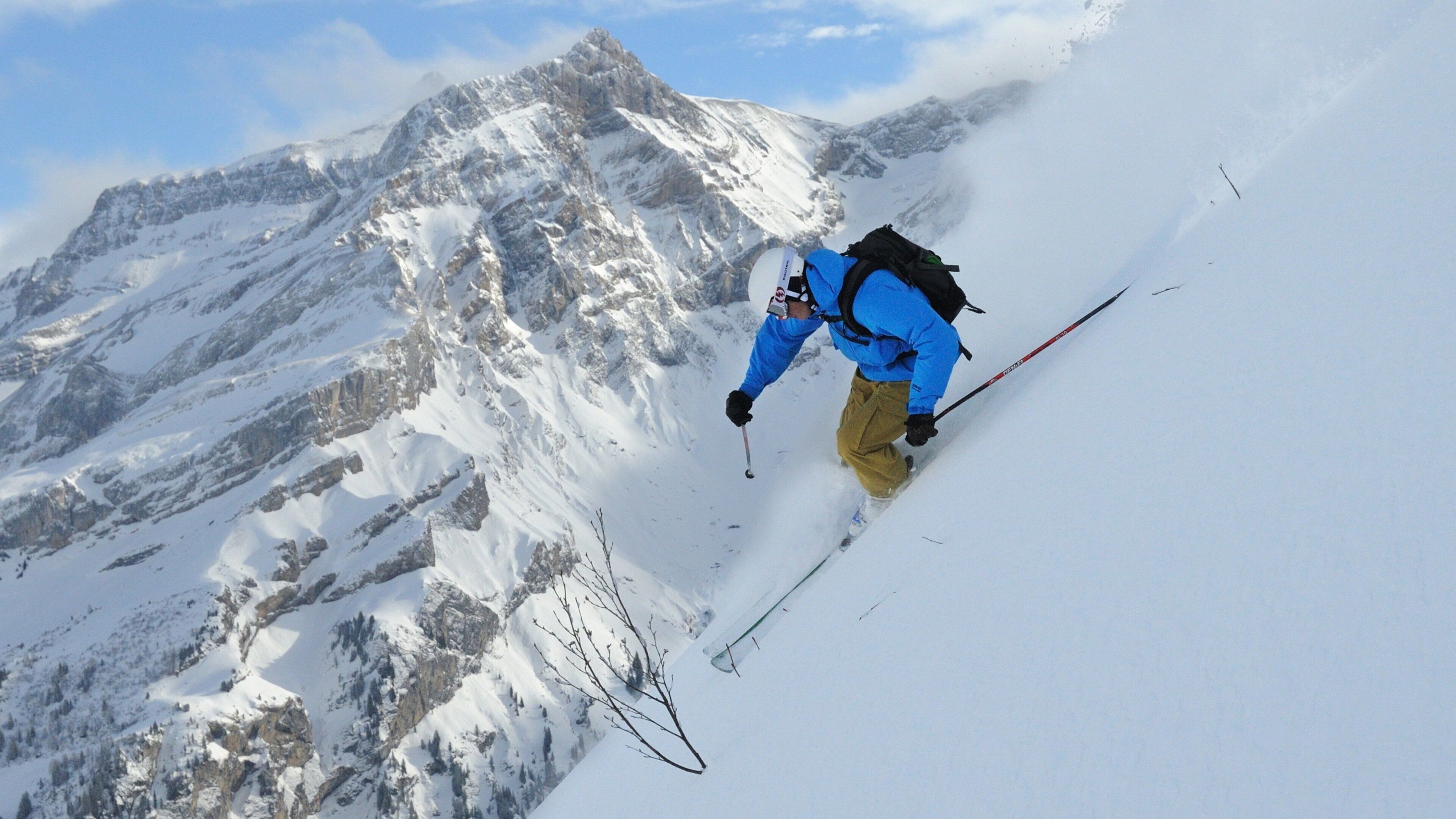 Les Diablerets skidort presenterar berg, snö och utförsåkning