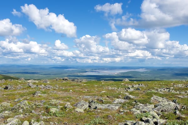 Mount Dundret showing landscape views and tranquil scenes