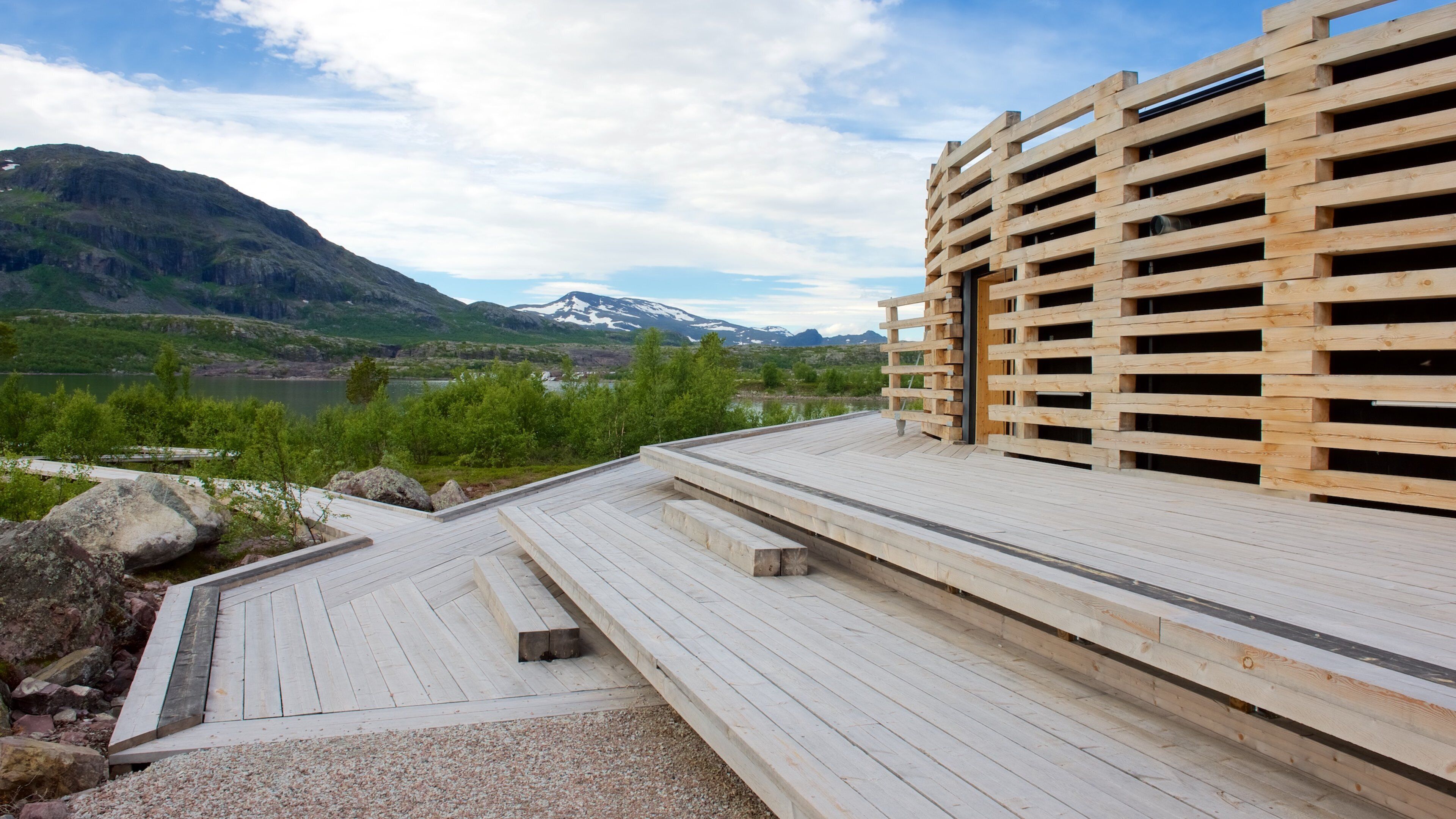 Parque Nacional de Stora Sjofallet mostrando arquitetura moderna