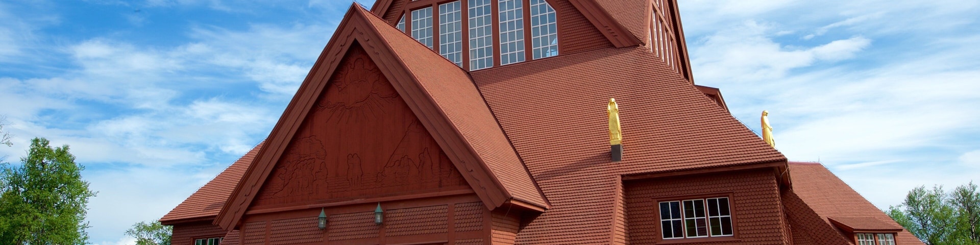 Kiruna Kyrka featuring a temple or place of worship