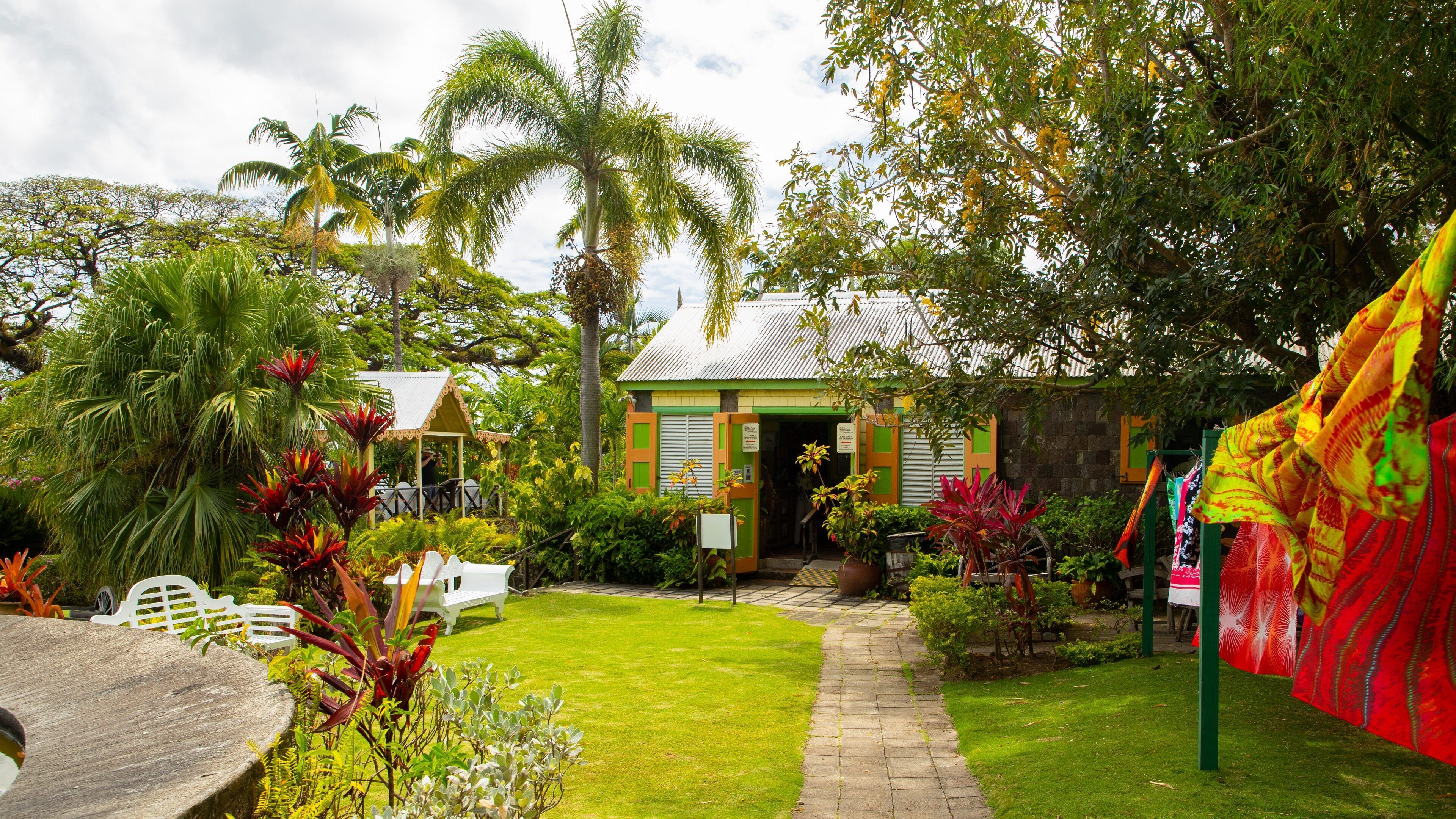 Romney Manor which includes a garden