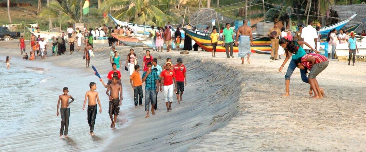 The Fulmoon festival is for most srilankans the most important festival, they are taking and enjoying holidays, visit family and celebrate. #BeachBound