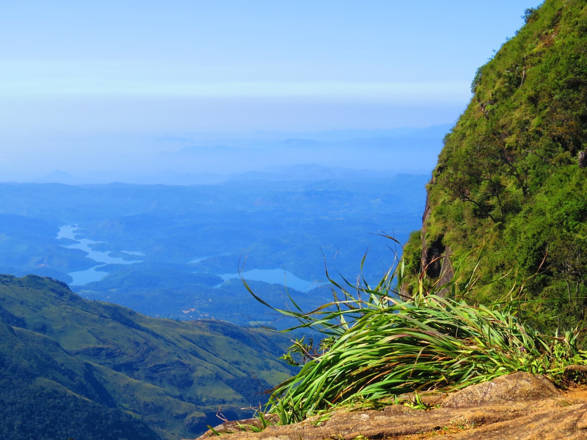 Early morning 9KM hike to Worlds End, Horton Plains.

Well worth getting up at 4am to get to venue, and hiking for three hours, fantastic views!

#National Park