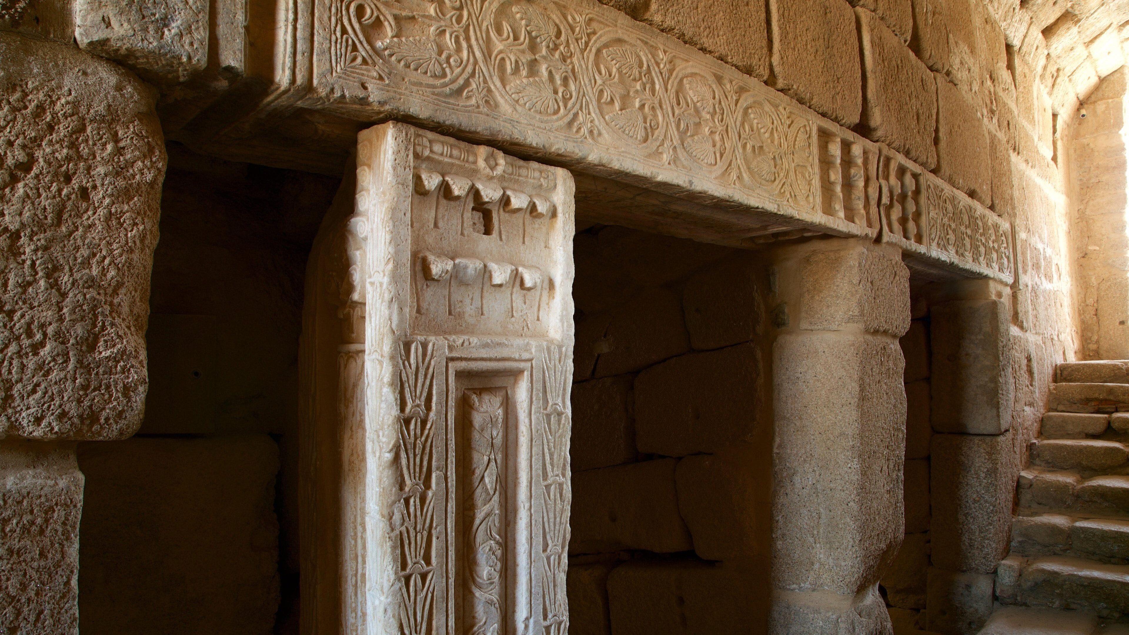 Alcazaba showing interior views and heritage elements