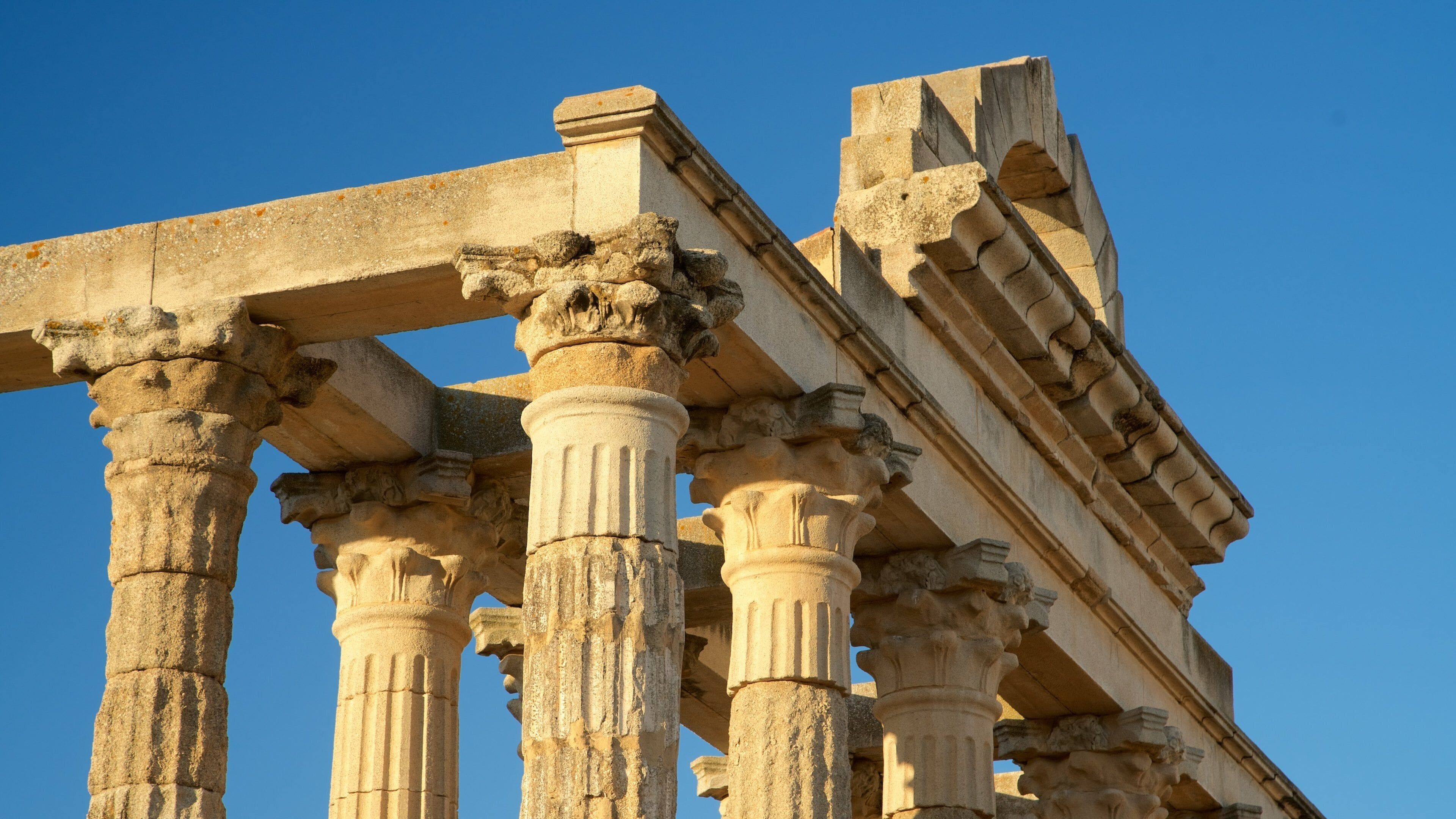 Temple of Diana which includes heritage elements