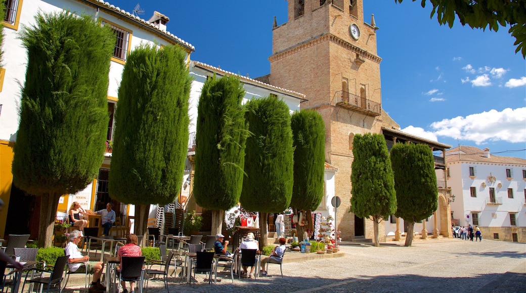 Church of Santa Maria la Mayor showing street scenes and outdoor eating as well as a large group of people