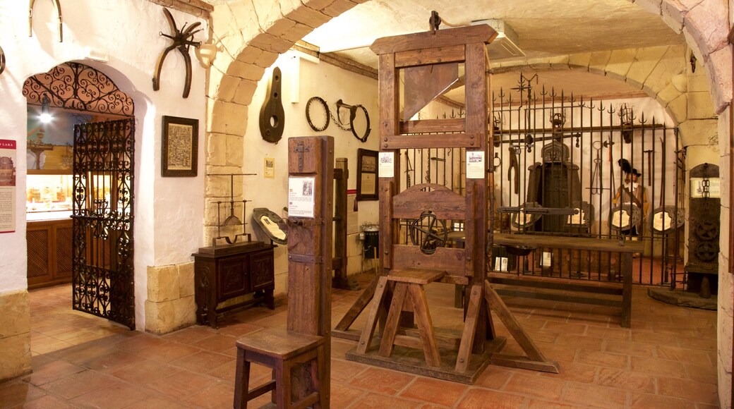 Museo Lara mettant en vedette vues intérieures