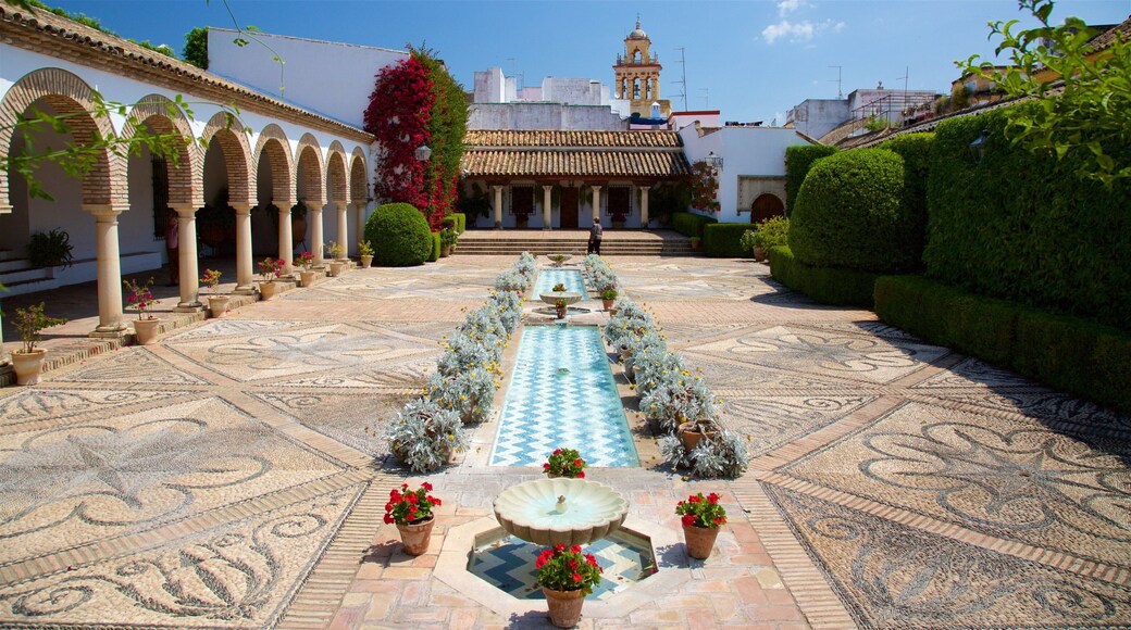 Palacio del Marques de Viana som omfatter en plads eller et torv og et springvand