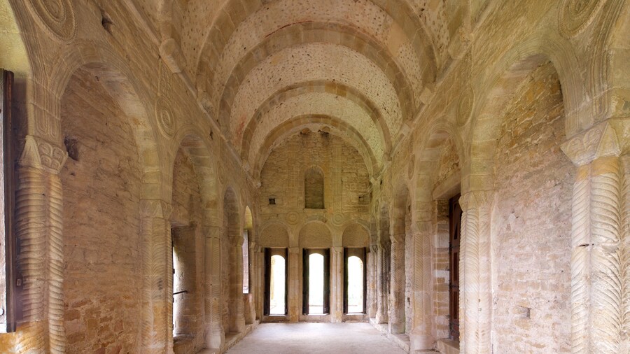 Santa María del Naranco das einen Geschichtliches und Innenansichten