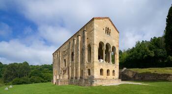 Santa Maria del Naranco featuring heritage architecture