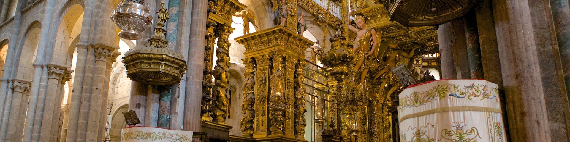 Santiago de Compostela Cathedral which includes heritage elements, interior views and a church or cathedral