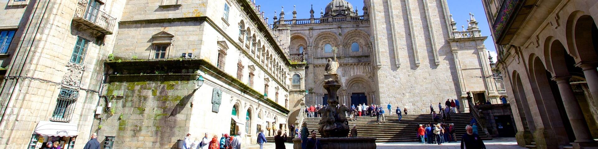 Cathédrale de Saint-Jacques-de-Compostelle montrant patrimoine historique, église ou cathédrale et éléments religieux