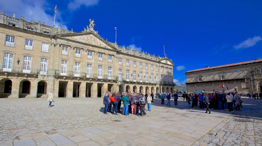 Plaza del Obradoiro toont straten, een plein en historische architectuur