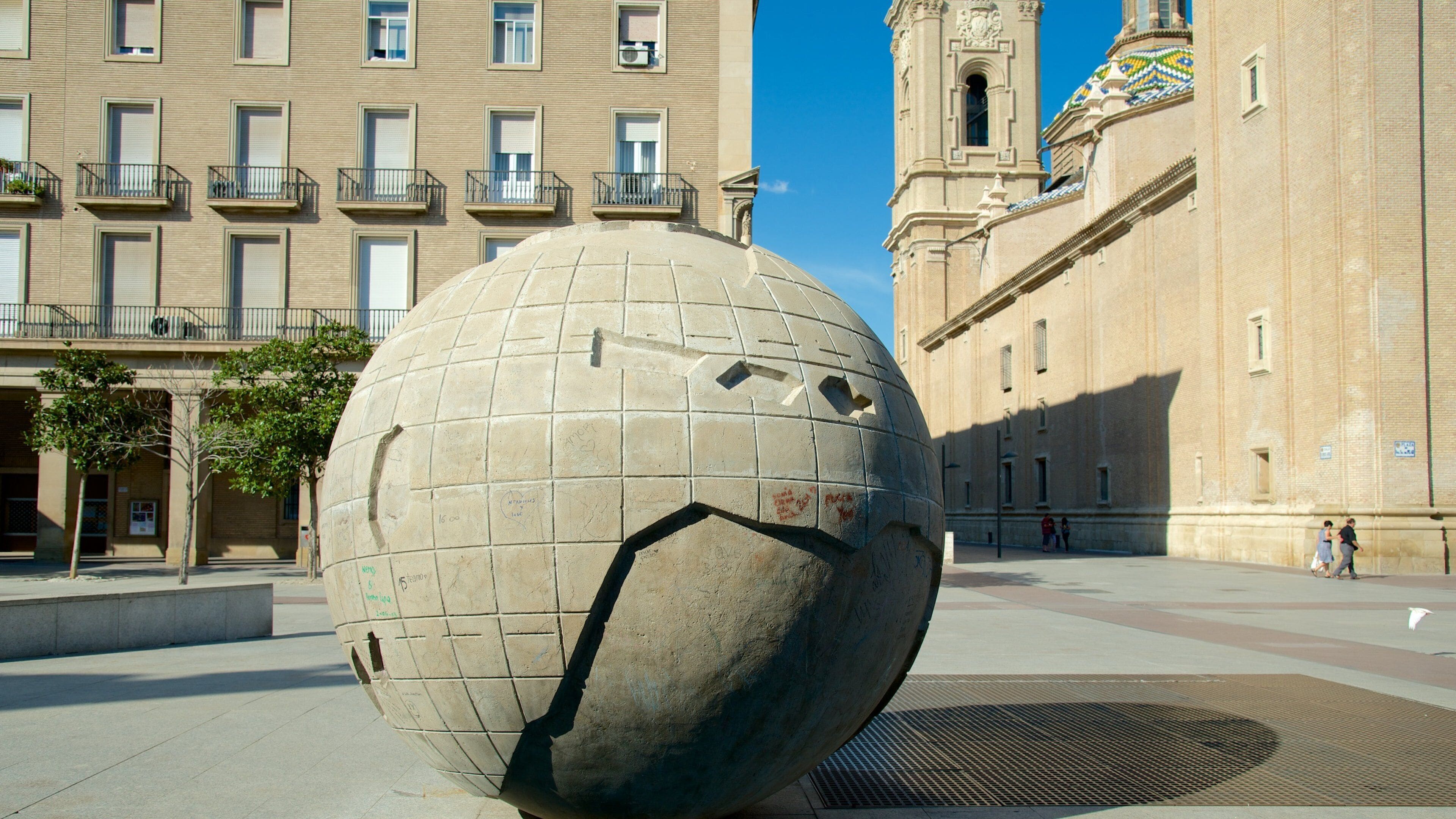 Plaza del Pilar caratteristiche di arte, piazza e arte urbana