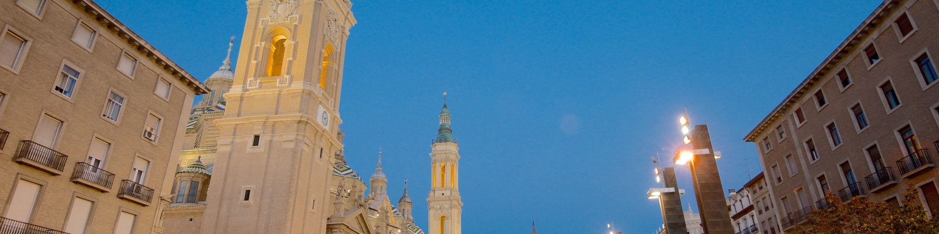 Plaza del Pilar featuring a square or plaza, a city and heritage architecture