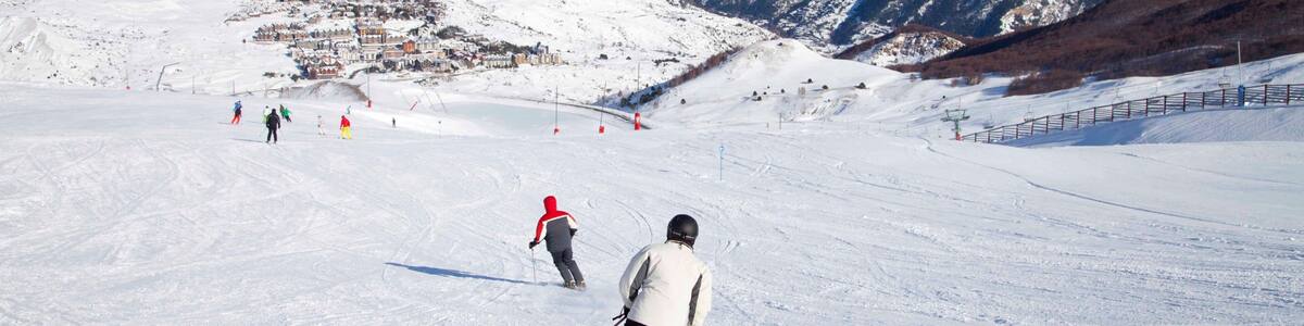 Skigebiet Formigal welches beinhaltet Schnee, Skifahren und Berge