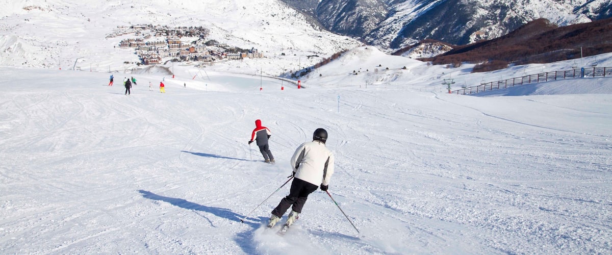 Station de ski de Formigal qui includes ski, montagnes et neige