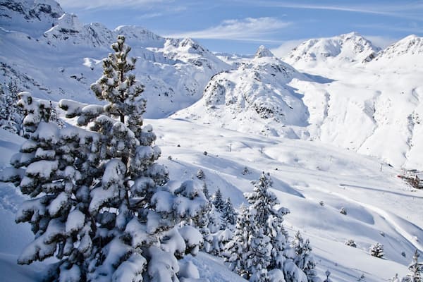 Station de ski de Formigal montrant neige et montagnes