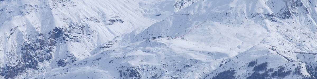 Panticosa Ski Resort which includes mountains, snow and landscape views
