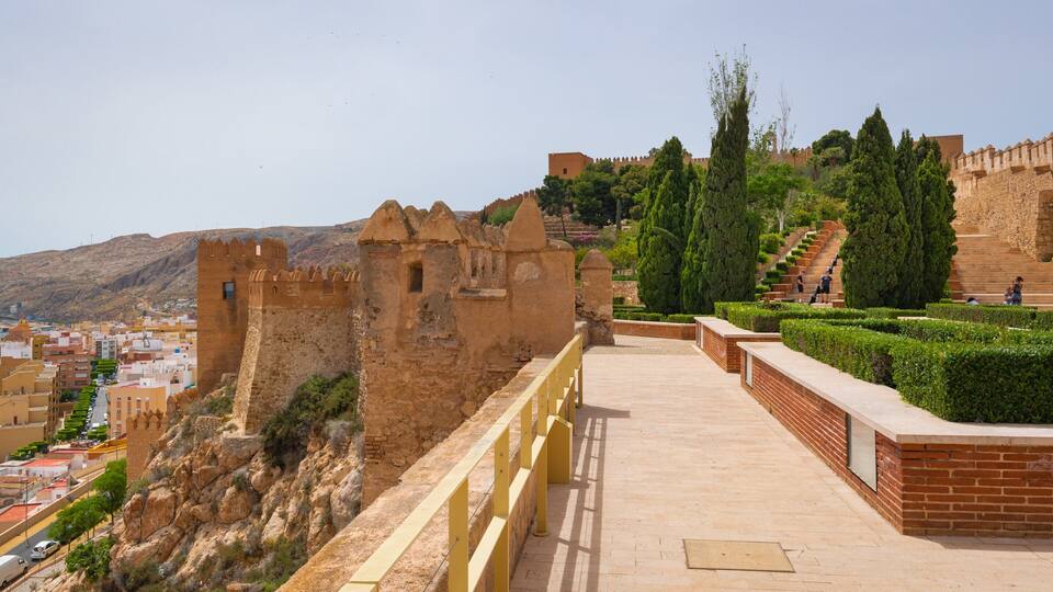 Alcazaba showing heritage elements, a garden and views