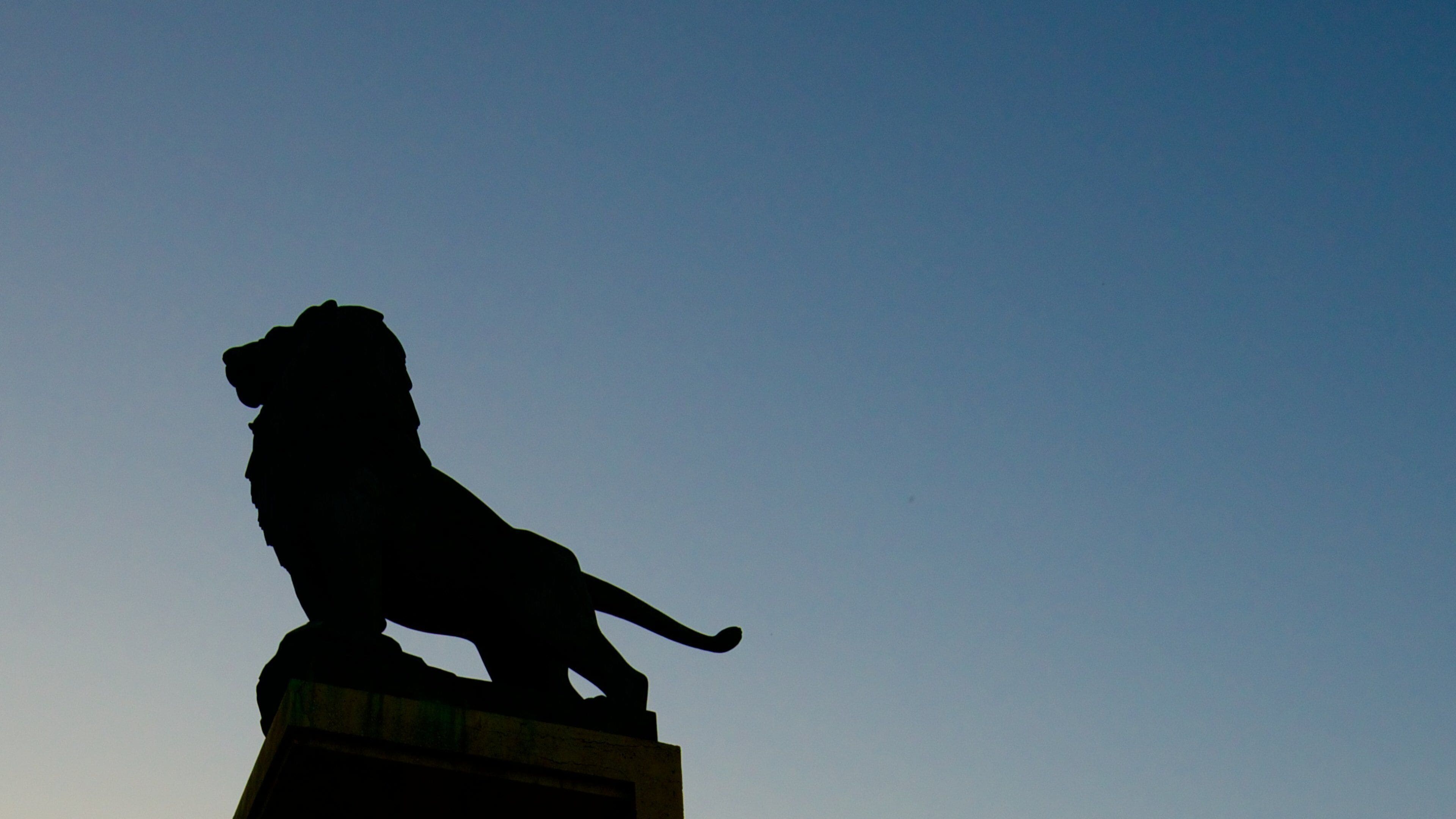 Puente de Piedra featuring outdoor art, a statue or sculpture and art