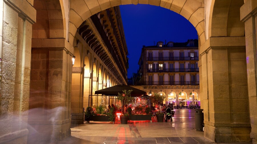Plaza de La Constitucion showing heritage elements and night scenes