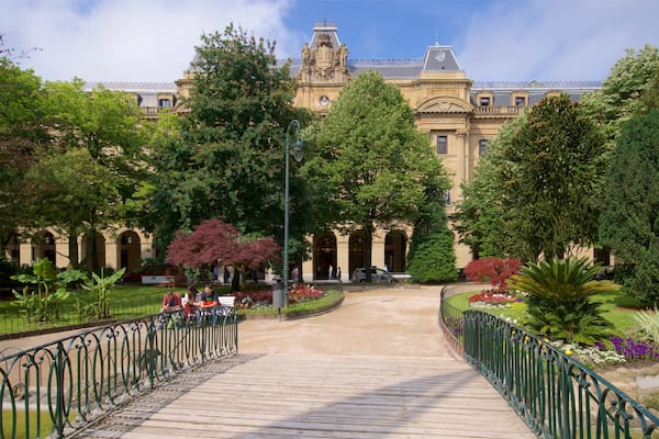 ギプスコア広場 表示 花, 遺跡・遺産 と 庭園