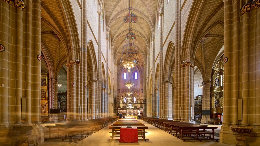Pamplona Cathedral featuring heritage elements, interior views and a church or cathedral