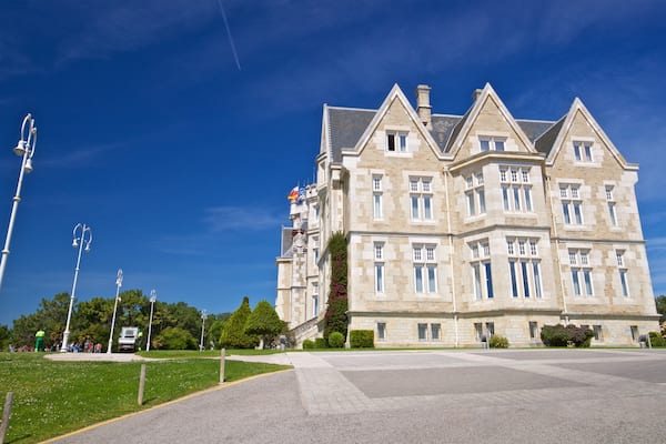 Palacio de la Magdalena welches beinhaltet Haus, Park und historische Architektur