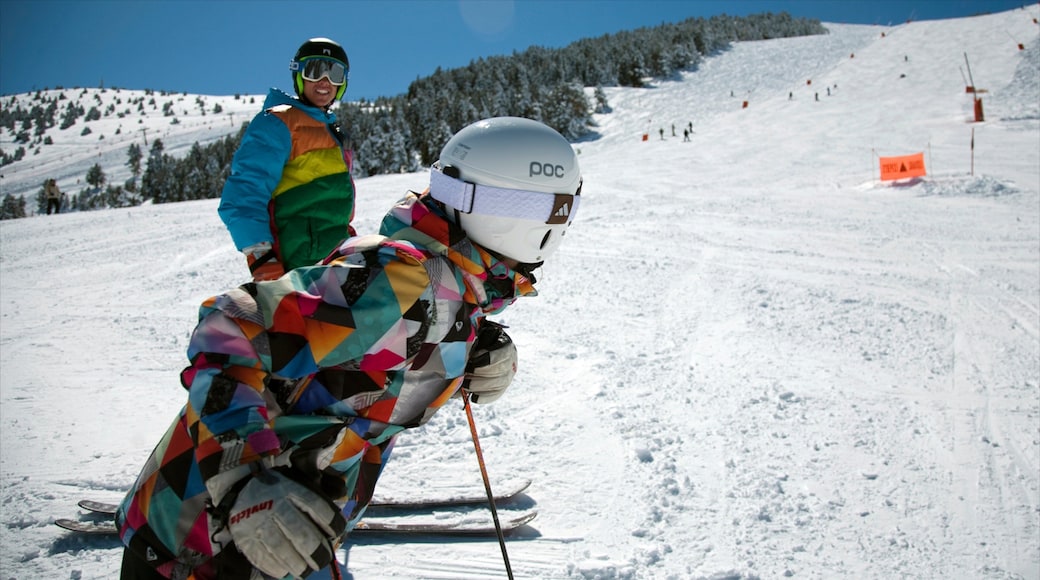 La Molina Ski Resort caracterizando esqui na neve e neve