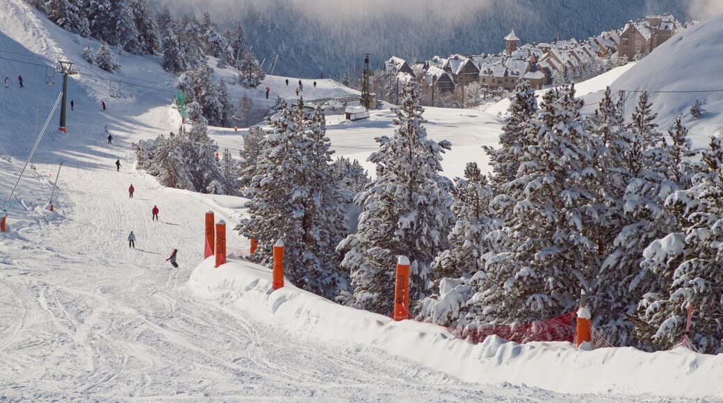 Baqueira Beret skidort som inkluderar snö