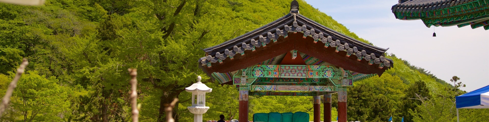 Beomeo-sa Temple featuring heritage elements and tranquil scenes