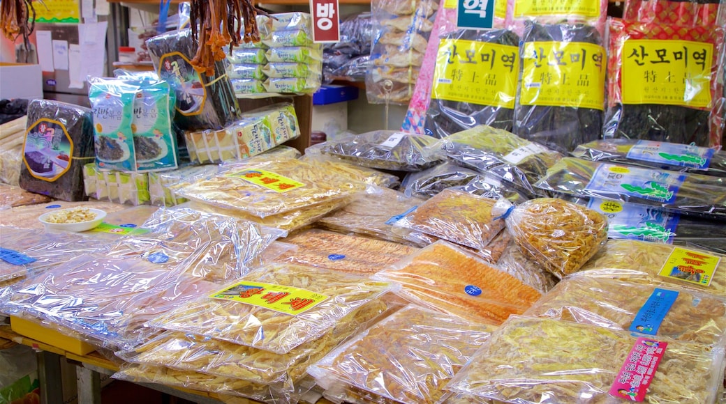 Jagalchi Fish Market showing interior views and markets