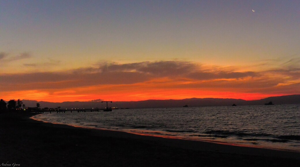 Spent amazing time in Peru with old and new friends in march-april 2014. #goldenhour on Paracas beach.