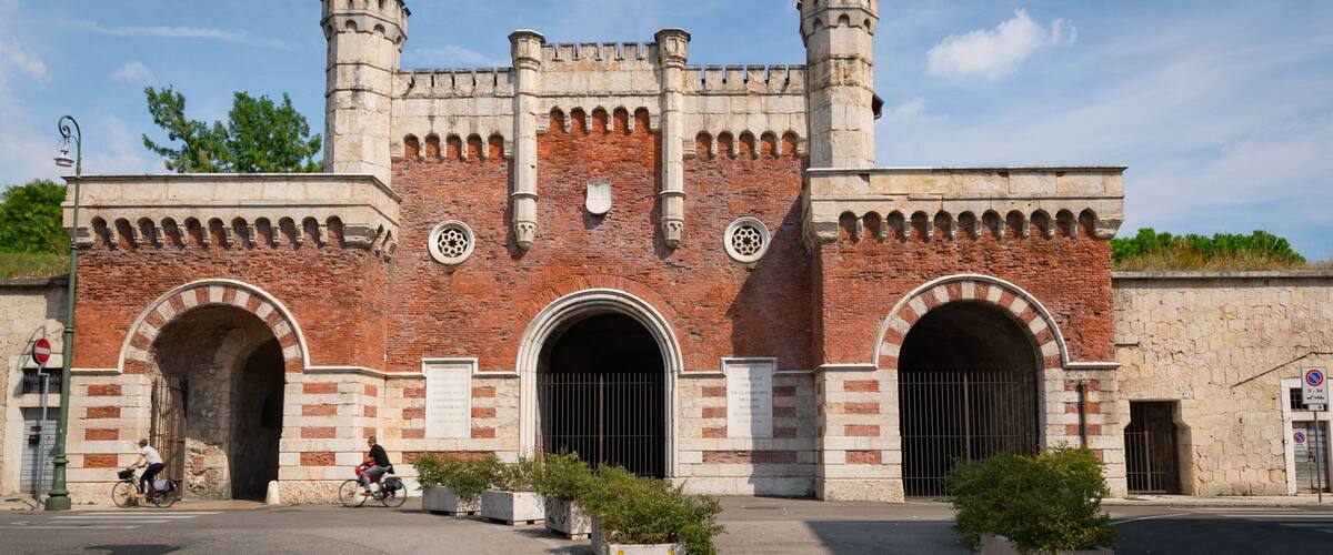 Borgo Venezia showing heritage architecture