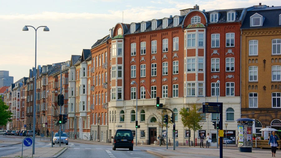 Aalborg showing a city, street scenes and heritage architecture