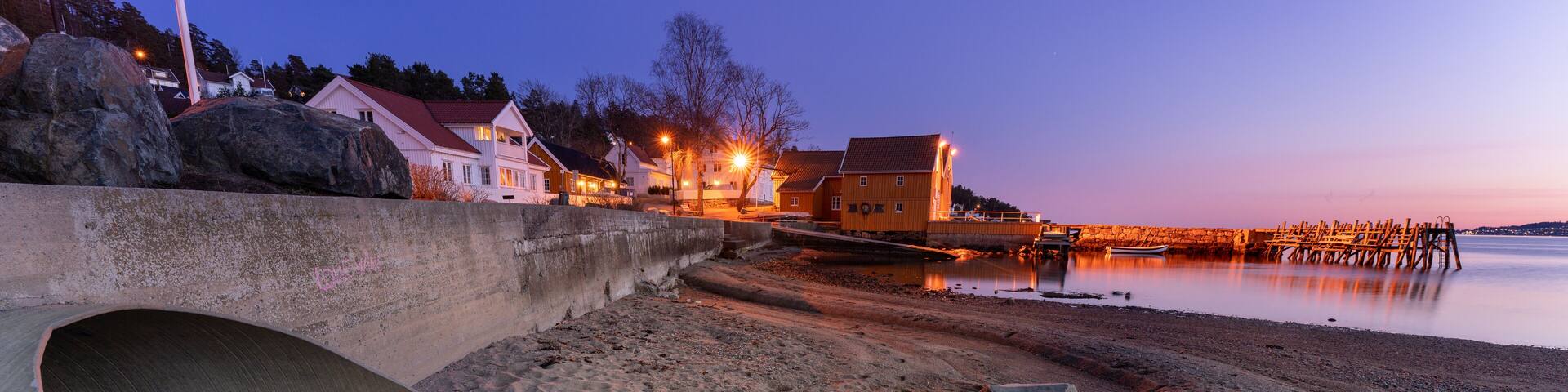 Sunset over the Oslofjord in the small town of Hvitsten, between Drobak and Son