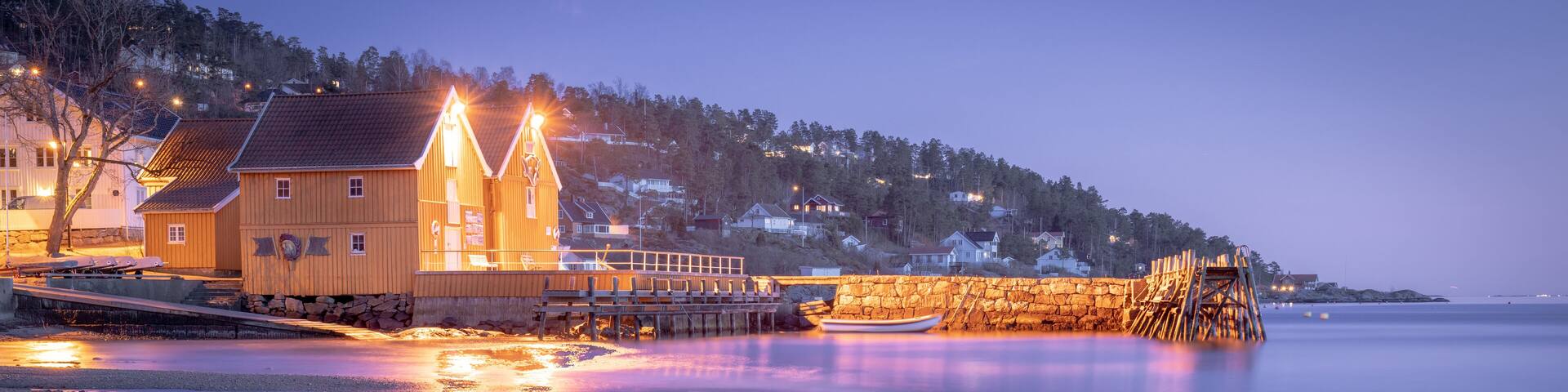 Sunset over the Oslofjord in the small town of Hvitsten, between Drobak and Son