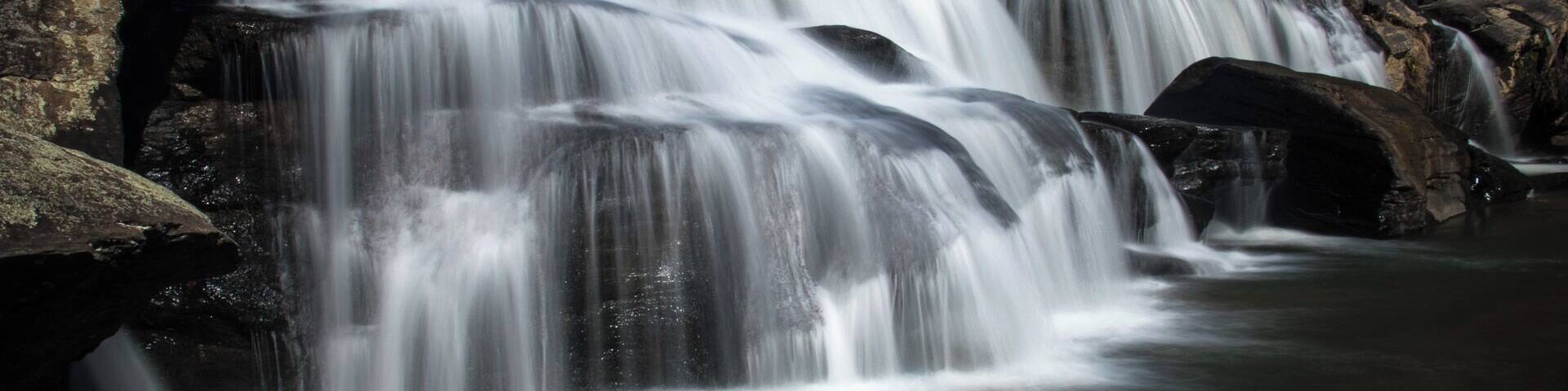 It is only a 1 mile hike to this beauty. View a video about it here: https://www.hdcarolina.com/episode/riley-moore-falls
#Waterfall