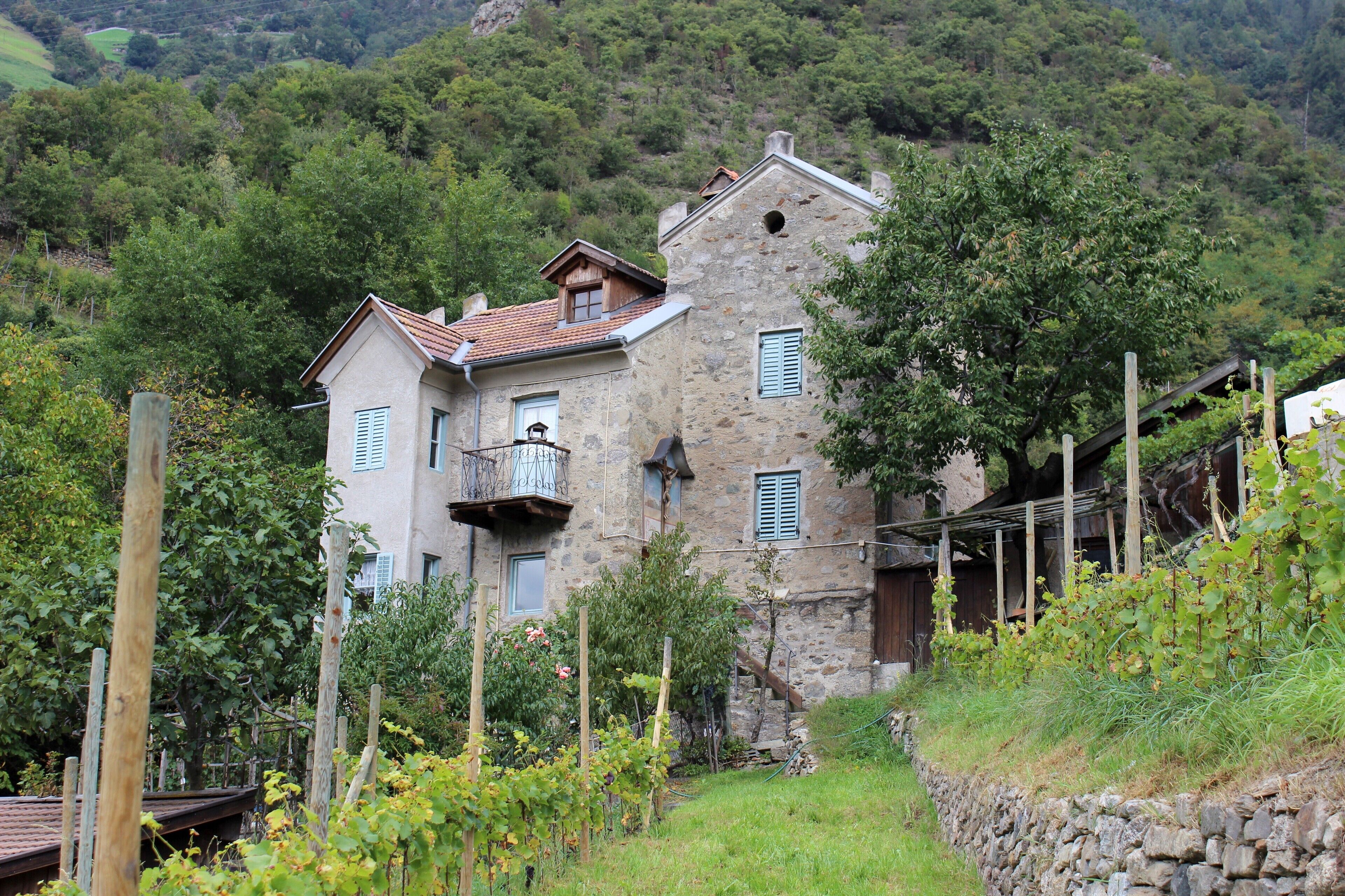 Das Gebäude, das 1892 aus dem Gemäuer der alten Kirche St. Ursula auf dem Berge errichtet wurde. Im Keller befinden sich noch Reste der mittelalterlichen Kirche.