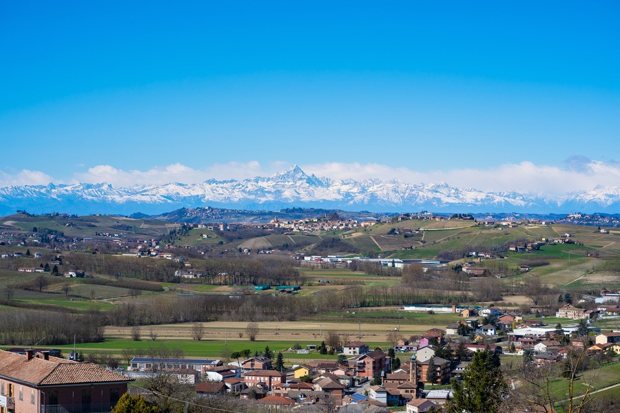 castagnole delle lanze, monferrato langhe vineyards, wine region, Piedmont, Italy