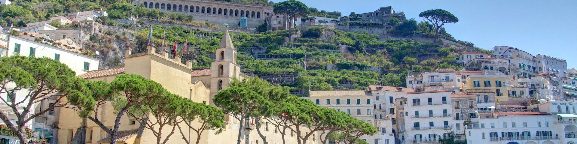 plage d'Amalfi sur la côte amalfitaine en italie